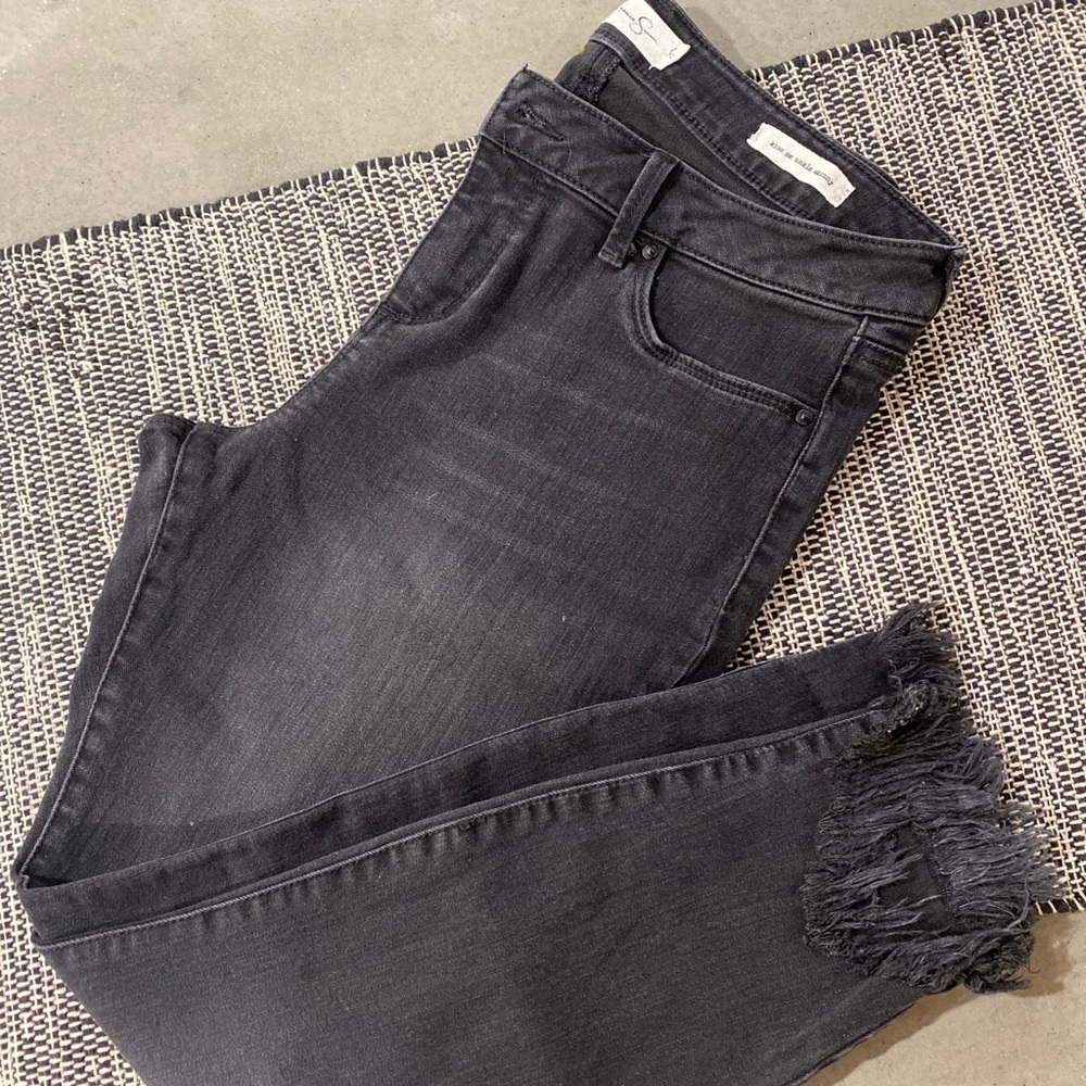 Jessica Simpson Crop Jean w/ frayed edge